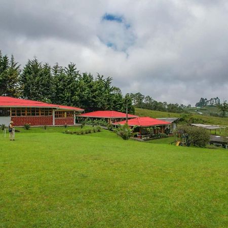 Finca La Toscana بيريرا المظهر الخارجي الصورة